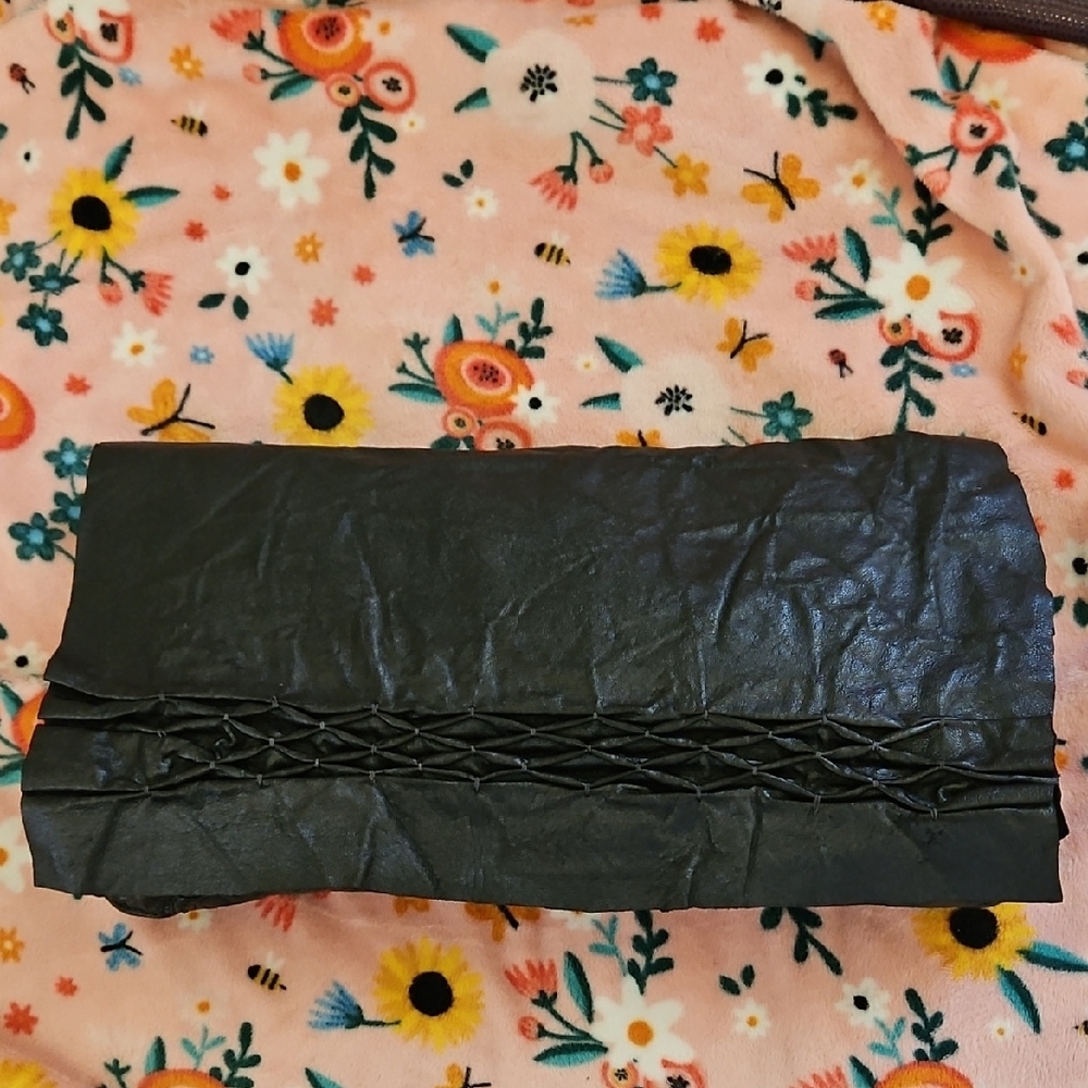 Vintage Individually Created Black Leather Textured Clutch